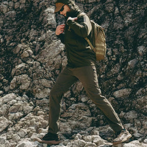 Helikon-Tex EDC Backpack zaino compatto da 24 litri in Cordura con passanti MOLLE PALS, cordino elastico frontale e pannello a strappo, ideale per porto quotidiano, escursionismo e outdoor.
