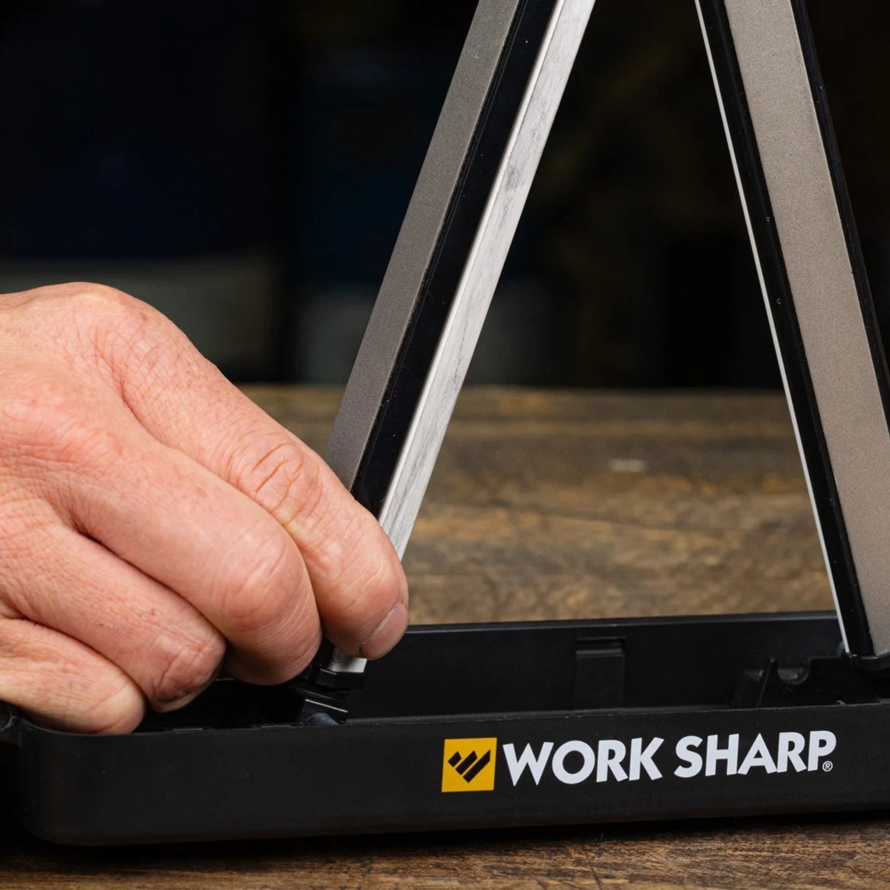 Work Sharp Angle Set Knife Sharpener Ken Onion affilatore manuale a V con angolazioni regolabili e pietre abrasive incluse nella base