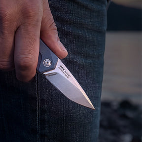 Extrema Ratio BFK NANO coltello a lama fissa neck knife compatto con lama drop point in acciaio, guancette ergonomiche sagomate e foro passante per cordino da porto al collo o EDC tattico