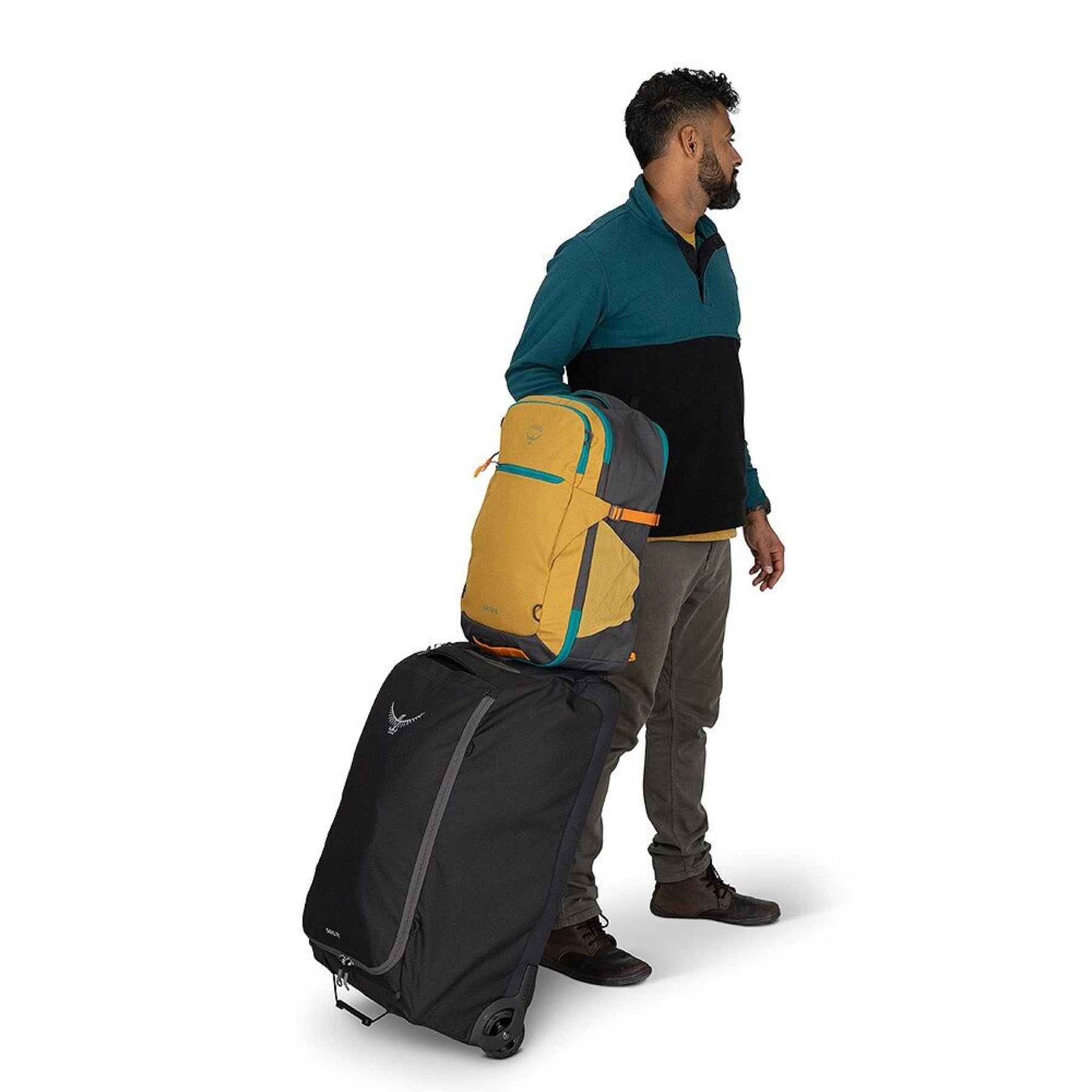 Osprey Daylite Carry-On Travel Pack 35 zaino da 35 litri ottimizzato per i viaggi con spallacci imbottiti, tasca frontale con zip, cinghie di compressione e tasche laterali elasticizzate. Un bagaglio a mano versatile ideale per escursioni e spostamenti.