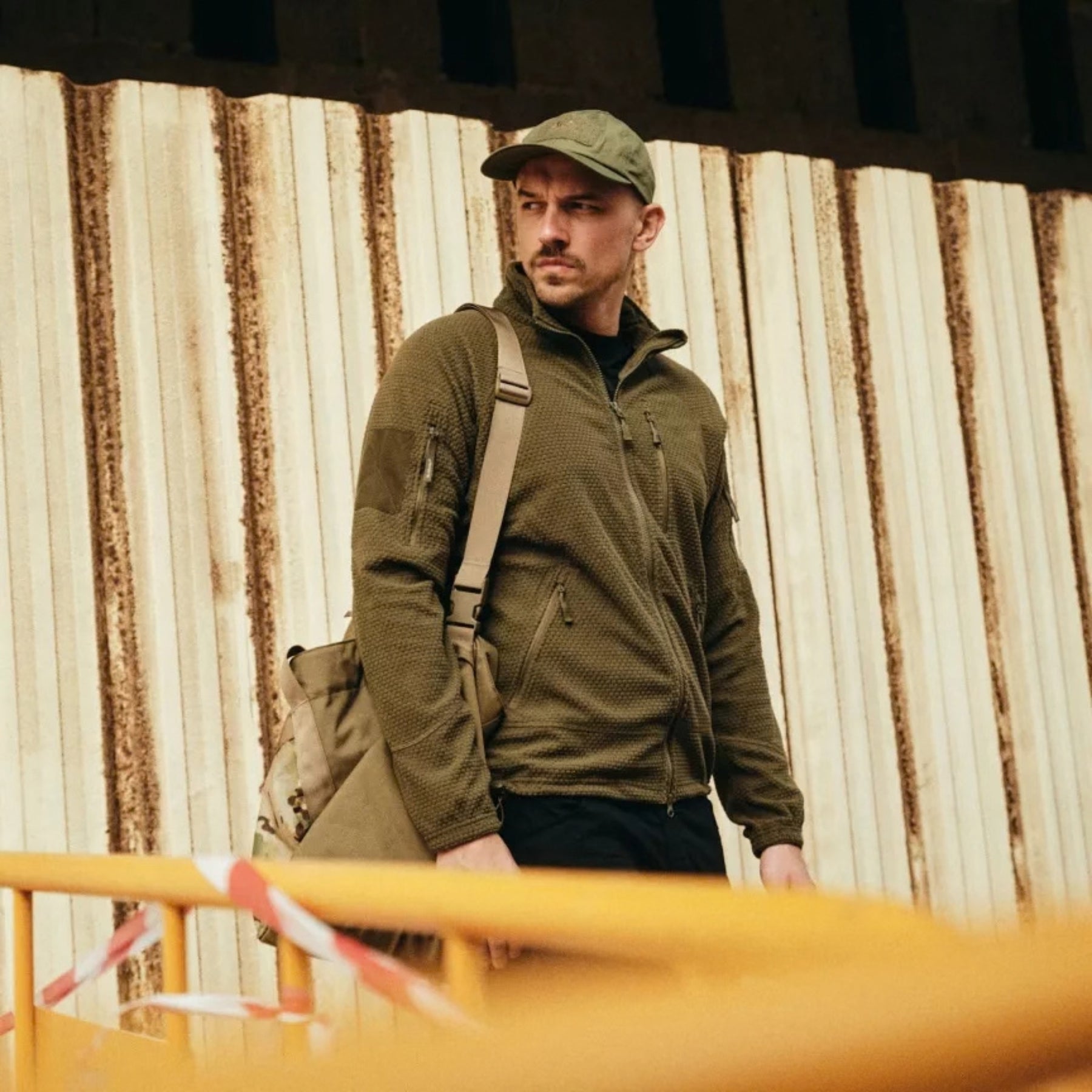 Helikon-Tex Alpha Tactical Jacket giacca tattica in pile leggero Grid Fleece con collo alto, zip intera YKK, tasche pettorali e pannelli a strappo sulle maniche per outdoor e softair