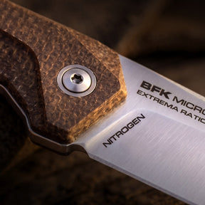 Extrema Ratio BFK Micro coltello a lama fissa compatto con profilo tanto modificato, impugnatura ergonomica sagomata e foro passante per cordino ideale per everyday carry tattico