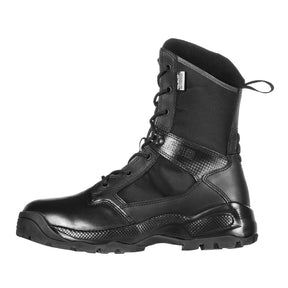5.11 Tactical A.T.A.C. 2.0 8 Storm  anfibi tattici impermeabili da 8 pollici in pelle pieno fiore e nylon 840D con membrana SlipStream traspirante, cerniera laterale YKK, soletta Ortholite e suola antiscivolo resistente agli oli, ideali per impiego operativo e outdoor.