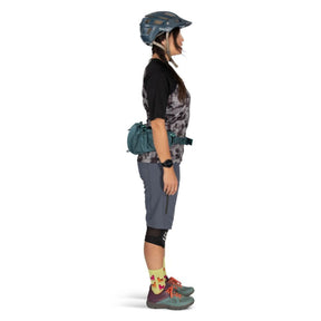 Osprey Savu 5 cintura da ciclismo con capacità 5 litri e tasche per borracce a scomparsa. Marsupio ergonomico per mountain bike con schienale traspirante AirScape e ampi scomparti per attrezzi e snack, ideale per escursioni e trail.