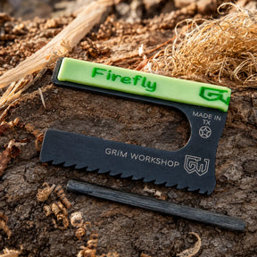 Grim Workshop Firefly Saw Card mini seghetto di emergenza con lama dentata e acciarino integrato in formato carta di credito per kit di sopravvivenza