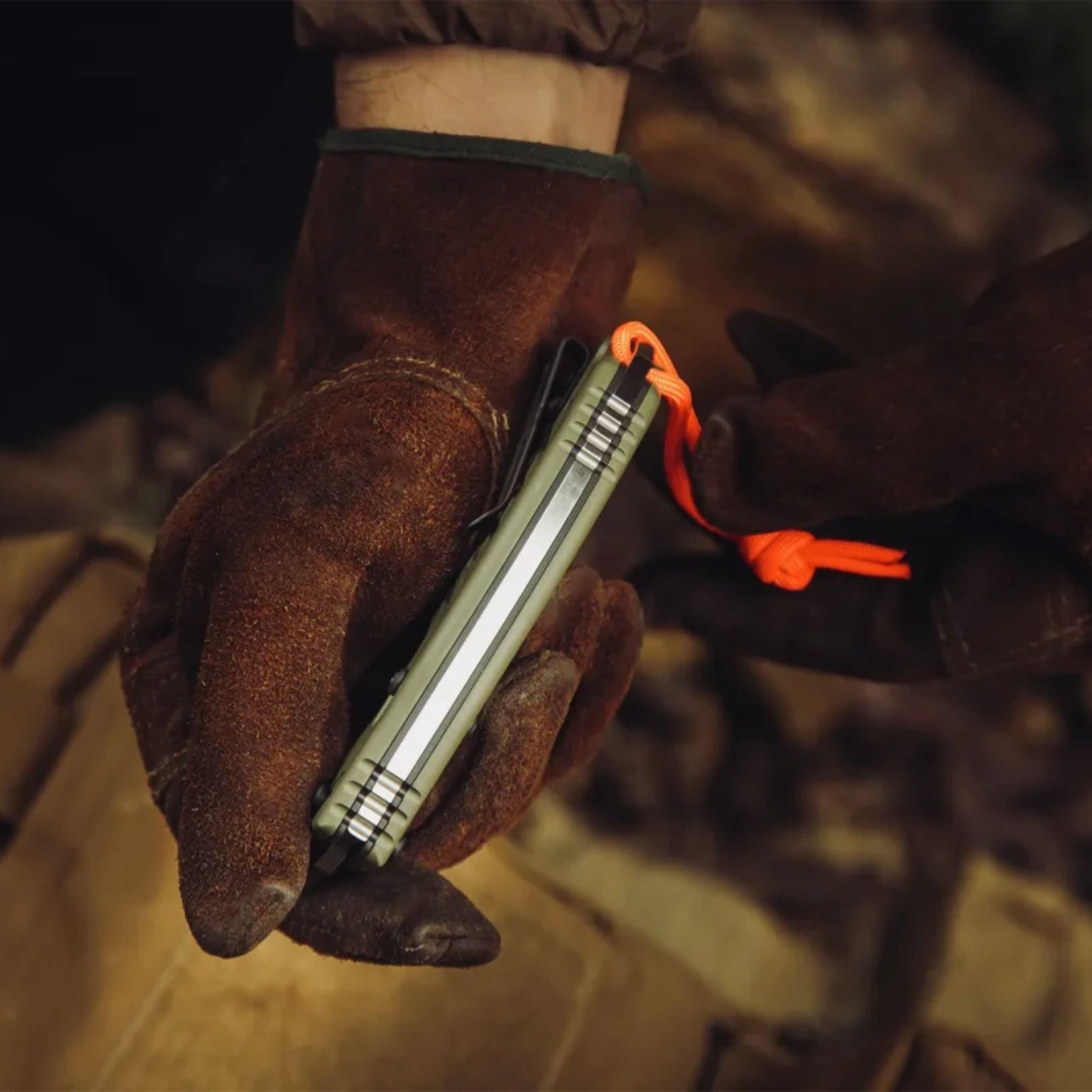 Extrema Ratio RAO C Outdoor. Coltello chiudibile compatto per bushcraft. Lama robusta drop point in acciaio, manico ergonomico in alluminio con grip strutturato, sistema di blocco di sicurezza e clip reversibile. Strumento professionale per sopravvivenza.