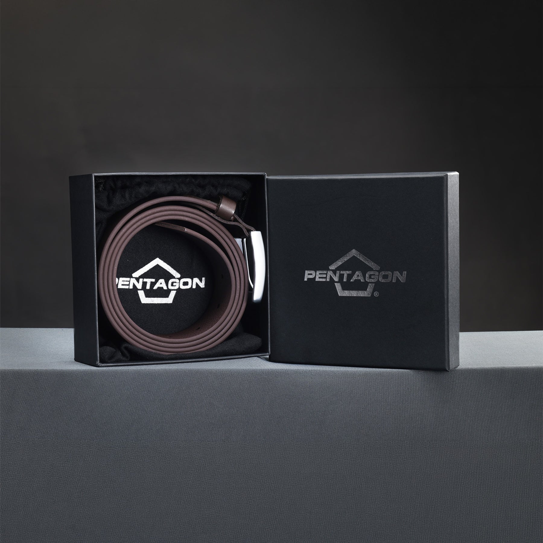 Pentagon Monte Belt 35 mm cintura per uso quotidiano ed EDC con fibbia in metallo e logo inciso profilo basso