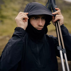 Helikon-Tex Mistral Anorak Jacket KU-MSL-NL giacca soft shell antivento e idrorepellente in tessuto elastico StormStretch con cappuccio regolabile, ampia tasca frontale a marsupio con organizer interno, tasche omerali e zip di ventilazione YKK per trekking, bushcraft e outdoor