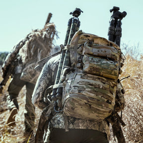 Eberlestock Mission Ruck zaino tattico militare da 79.22 litri con sistema MOLLE e tasche modulari frontali e laterali, FUNZIONA ESCLUSIVAMENTE CON IL TELAIO MISSION EMOD. Caratterizzato da cinghie di compressione e pannello in velcro per patch, ideale per escursioni tecniche, trekking intensivo e utilizzi operativi professionali.