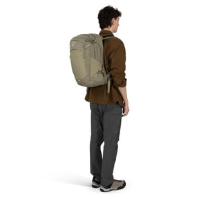 Osprey Nebula 32 Driftshade zaino da 32 litri in edizione limitata con scomparti multipli e spallacci imbottiti ergonomici per outdoor, viaggi, studio e uso quotidiano EDC.