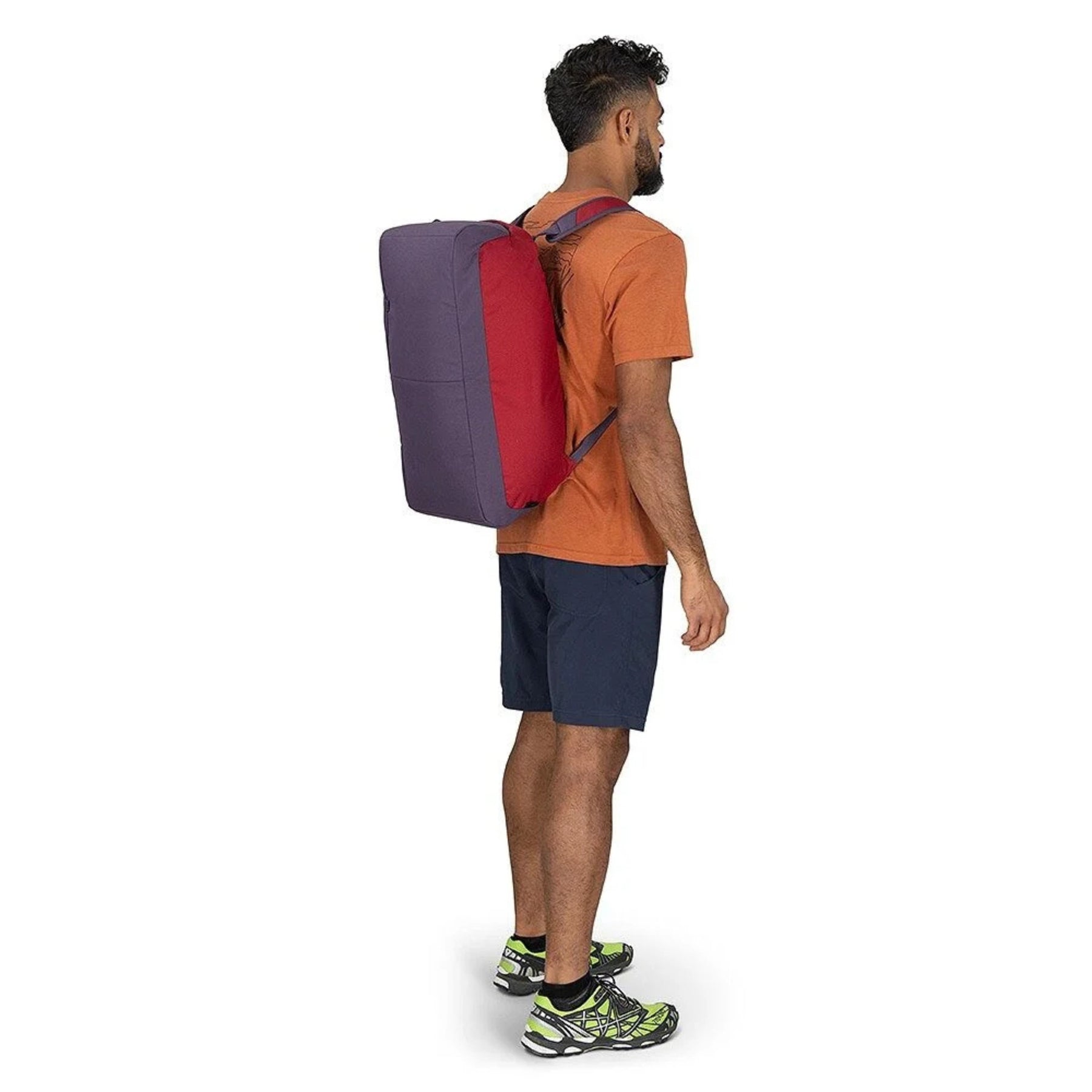 Osprey Daylite Duffel 30 borsone compatto da 30 litri in poliestere riciclato con apertura a U, tasche laterali con zip, spallacci imbottiti convertibili per trasporto a zaino o a tracolla, ideale per palestra, viaggi brevi, sport e uso quotidiano