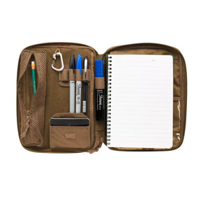 Helikon-Tex A5 Notebook Cover pouch EDC in Cordura con ampio pannello frontale in velcro e logo del brand, chiusura a cerniera superiore e tiretti in paracord. Organizer tattico portadocumenti e per accessori.