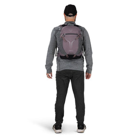OSPREY SPORTLITE 15 Zaino da trekking da 15 litri con schienale traspirante AirScape, apertura a zip, tasche elasticizzate, scomparto idratazione e cinghie di compressione, ideale per escursioni, collezione 2026