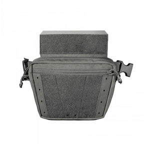 Pentagon Amina Dangler Pouch marsupio tattico multifunzione e tasca dangler per gilet portapiastre con pannello frontale a strappo per patch, fori di drenaggio e cinghia regolabile con fibbia a sgancio rapido per uso EDC e outdoor.