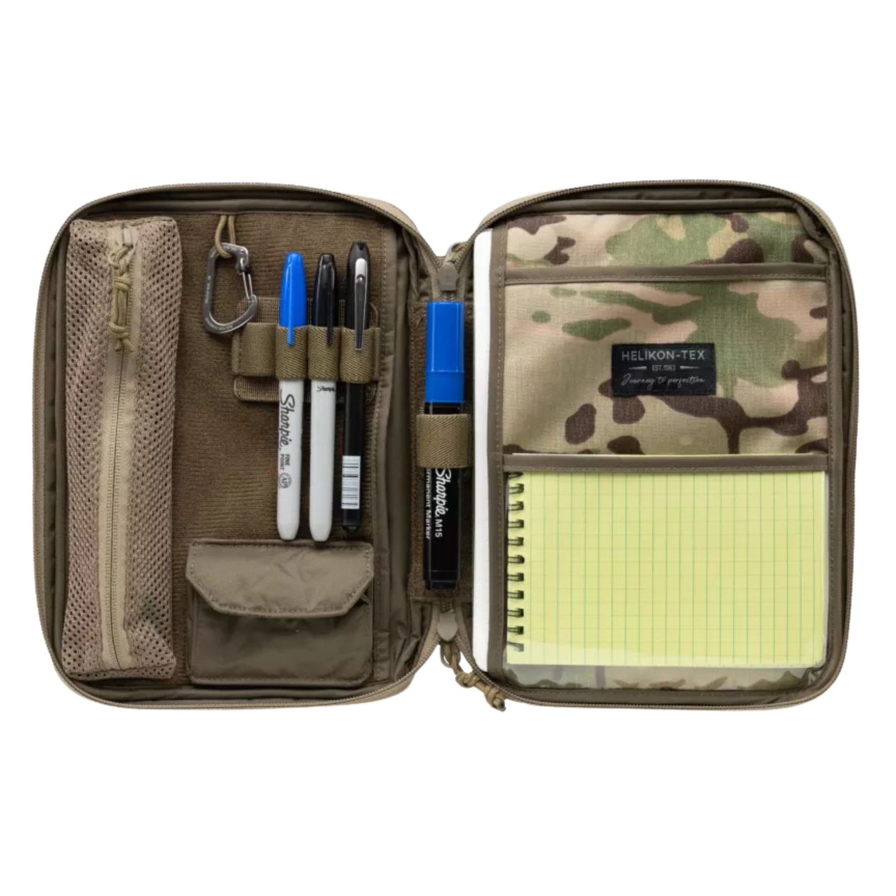 Helikon-Tex A5 Notebook Cover pouch EDC in Cordura con ampio pannello frontale in velcro e logo del brand, chiusura a cerniera superiore e tiretti in paracord. Organizer tattico portadocumenti e per accessori.