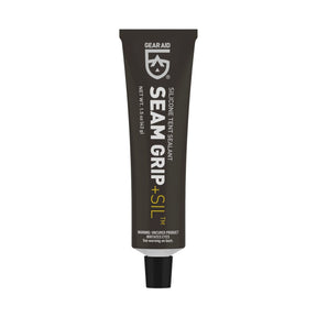 Gear Aid Seam Grip + SIL Silicone Sealant Sigillante per tende in silicone impermeabilizzante per cuciture e tessuti siliconati da 28 g o 42 in tubetto verticale per manutenzione attrezzatura outdoor su sfondo bianco.