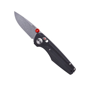 Acta Non Verba A090 coltello chiudibile da tasca EDC con lama stonewash dotata di perno di apertura e blocco di sicurezza del manico sagomato e texturizzato per una presa salda. Ideale per EDC, fotografato su sfondo bianco.