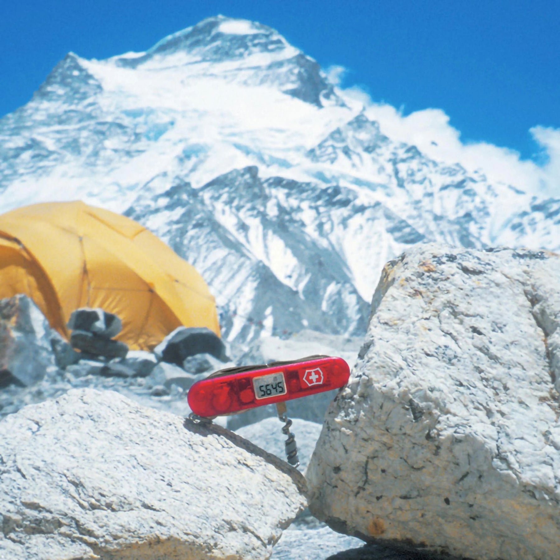 Victorinox Traveller coltello multiuso svizzero con display digitale per altimetro e barometro, lame, forbici, cavatappi e utensili in acciaio inossidabile per viaggi, escursionismo ed equipaggiamento EDC