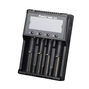 Fenix ARE-A4 caricabatterie intelligente a 4 slot indipendenti con display LCD per il monitoraggio della ricarica