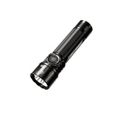 Nitecore EX7 Torcia Tattica Ricaricabile 6000 Lumen. Corpo compatto in alluminio con 4 LED M515S e tecnologia Lumin Shield per fascio variabile Spot/Flood/Mix. Switch laterale, base magnetica e ricarica USB-C. Ideale per ricerca, soccorso e uso professionale.