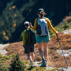 Osprey Hikelite LT 22 zaino da 22 litri ultraleggero per escursionismo e trekking con schienale ventilato tasche laterali in rete e spallacci ergonomici regolabili ideale per outdoor e camminate in montagna