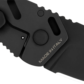 Extrema Ratio ANT SP: Coltello chiudibile EDC ultra-compatto e leggero. Lama in acciaio Bohler N690 e impugnatura in alluminio anticorodal anodizzato. Dotato di asola per cordino. Design minimalista ideale per porto quotidiano e utility.