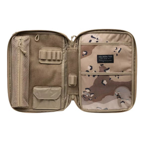 Helikon-Tex A5 Notebook Cover pouch EDC in Cordura con ampio pannello frontale in velcro e logo del brand, chiusura a cerniera superiore e tiretti in paracord. Organizer tattico portadocumenti e per accessori.