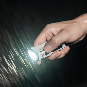 WUBEN X4 Torcia magnetica multifunzione da 1500 lumen. Design EDC compatto e robusto con ricarica USB-C e d per outdoor e uso professionale.