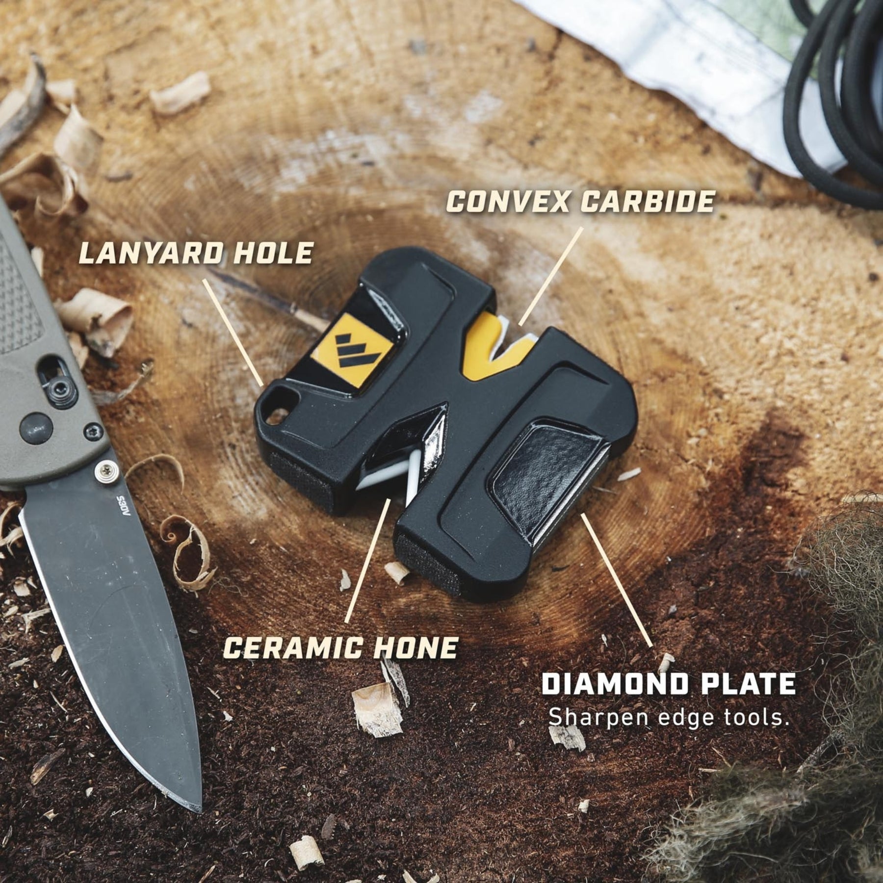 Work Sharp Pivot Knife Sharpener affilatore manuale e portatile con tecnologia Convex-Carbide per ripristinare il filo della lama, fessura in ceramica fine per la rifinitura ed elemento in diamante laterale. Strumento tascabile EDC per manutenzione e affilatura rapida di coltelli da campo.