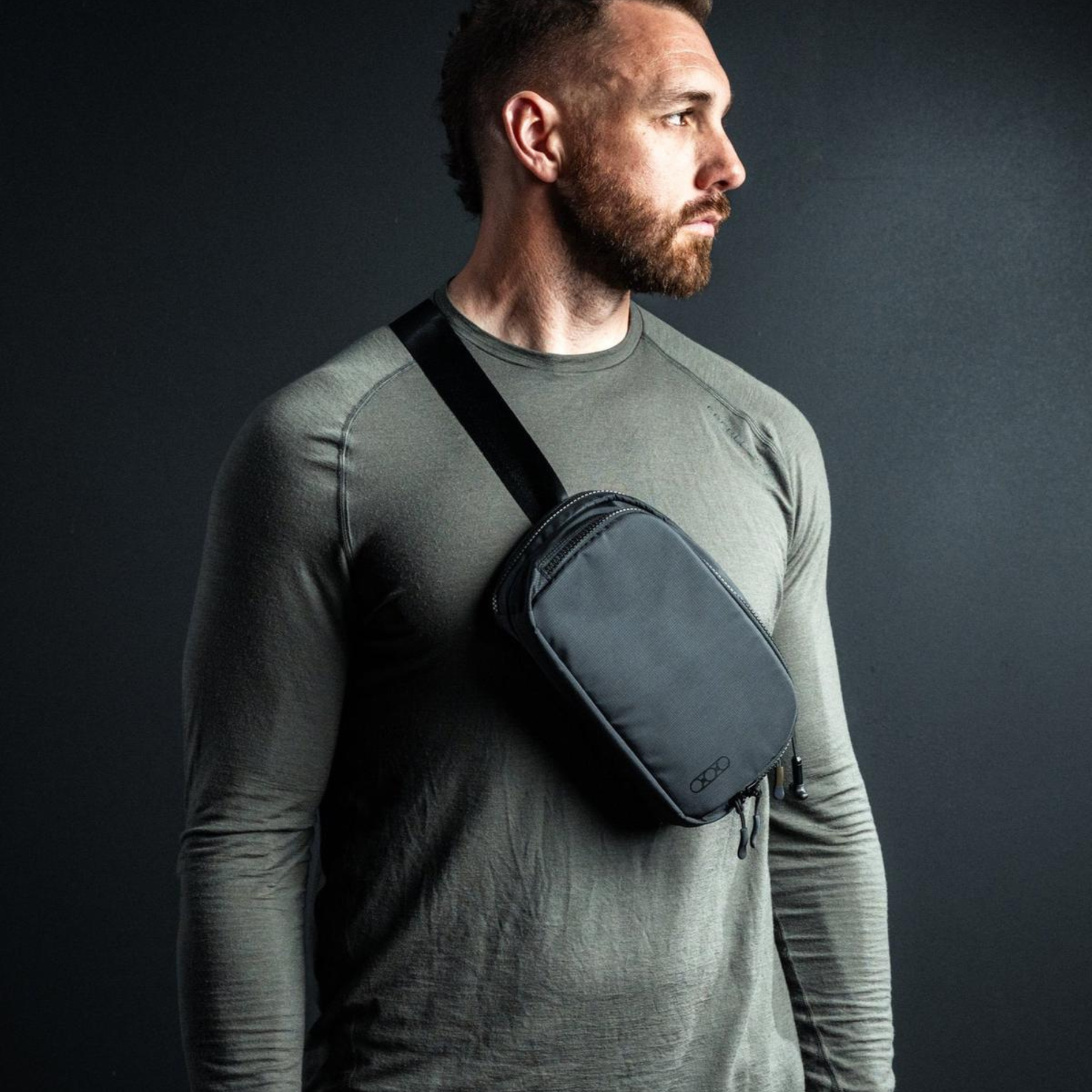 EBERLESTOCK FADE FLEX Marsupio tattico CCW. Versatile marsupio a tracolla per trasporto arma da fuoco con accesso rapido CCW e sistema interno foderato in loop per accessori. Realizzato in Nylon mini-Ripstop 210D, peso 312g e cintura regolabile fino a 55 pollici.