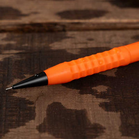 Rite in the Rain Precision Pencil OR9 matita meccanica tattica con mina HB 0.9 mm e ricariche incluse, progettata per scrittura resistente su superfici umide e condizioni estreme, ideale per attività outdoor e survival.