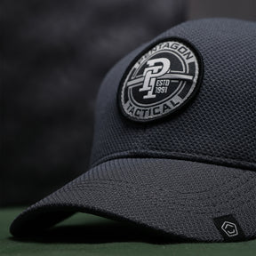 Pentagon Cluster Mesh BB Cap cappello tattico da baseball traspirante in tessuto traforato con patch circolare frontale Pentagon Tactical ed etichetta logo su visiera curva preformata