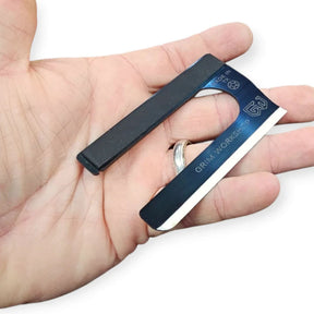 Grim Workshop Firefly Blade Card lama con acciarino in formato tessera per sopravvivenza ed EDC