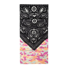Buff Original EcoStretch Neckwear CAMO CASH PINK scaldacollo tubolare multifunzione con protezione solare. Dettaglio del tessuto tecnico elasticizzato riciclato con grafica ispirata ai profili montuosi delle Dolomiti, posizionato in verticale su sfondo bianco per catalogo e-commerce.