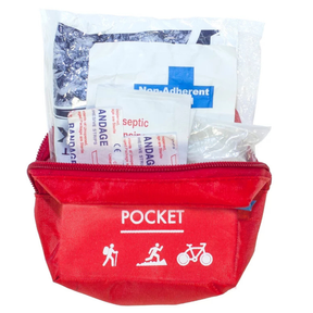 Pharmavoyage First Aid Kit Pocket astuccio di pronto soccorso compatto. Kit medico leggero con chiusura zip contenente l'essenziale per trattare piccole ferite. Design portatile salvaspazio ideale per escursionismo, trail running, ciclismo e attività all'aria aperta.