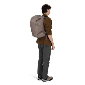 Osprey Nebula 32 Driftshade zaino da 32 litri in edizione limitata con scomparti multipli e spallacci imbottiti ergonomici per outdoor, viaggi, studio e uso quotidiano EDC.