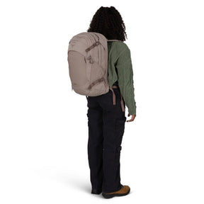 Osprey Nebula 32 Driftshade zaino da 32 litri in edizione limitata con scomparti multipli e spallacci imbottiti ergonomici per outdoor, viaggi, studio e uso quotidiano EDC.