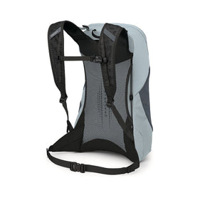 Osprey Hikelite LT 16 zaino tecnico da escursionismo giornaliero ultraleggero con capacità 16 L dotato di schienale ventilato AirSpeed tasche laterali in rete elastica e spallacci traspiranti. Zaino da trekking ideale per camminate outdoor e gite in giornata.
