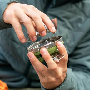 Jetboil Pot Support supporto stabilizzatore in acciaio inossidabile con bracci dentellati per pentole e padelle compatibile con sistemi di cottura Flash MicroMo Zip e Luna per una cucina outdoor sicura.