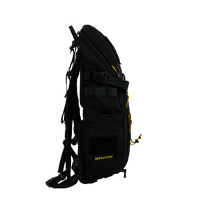 Nitecore BP24 zaino modulare da 24 litri in nylon Cordura 500D con apertura a 180 gradi, sistema MOLLE, cordino elastico frontale e scomparto per laptop, ideale per commuting quotidiano, viaggi brevi e attività outdoor.