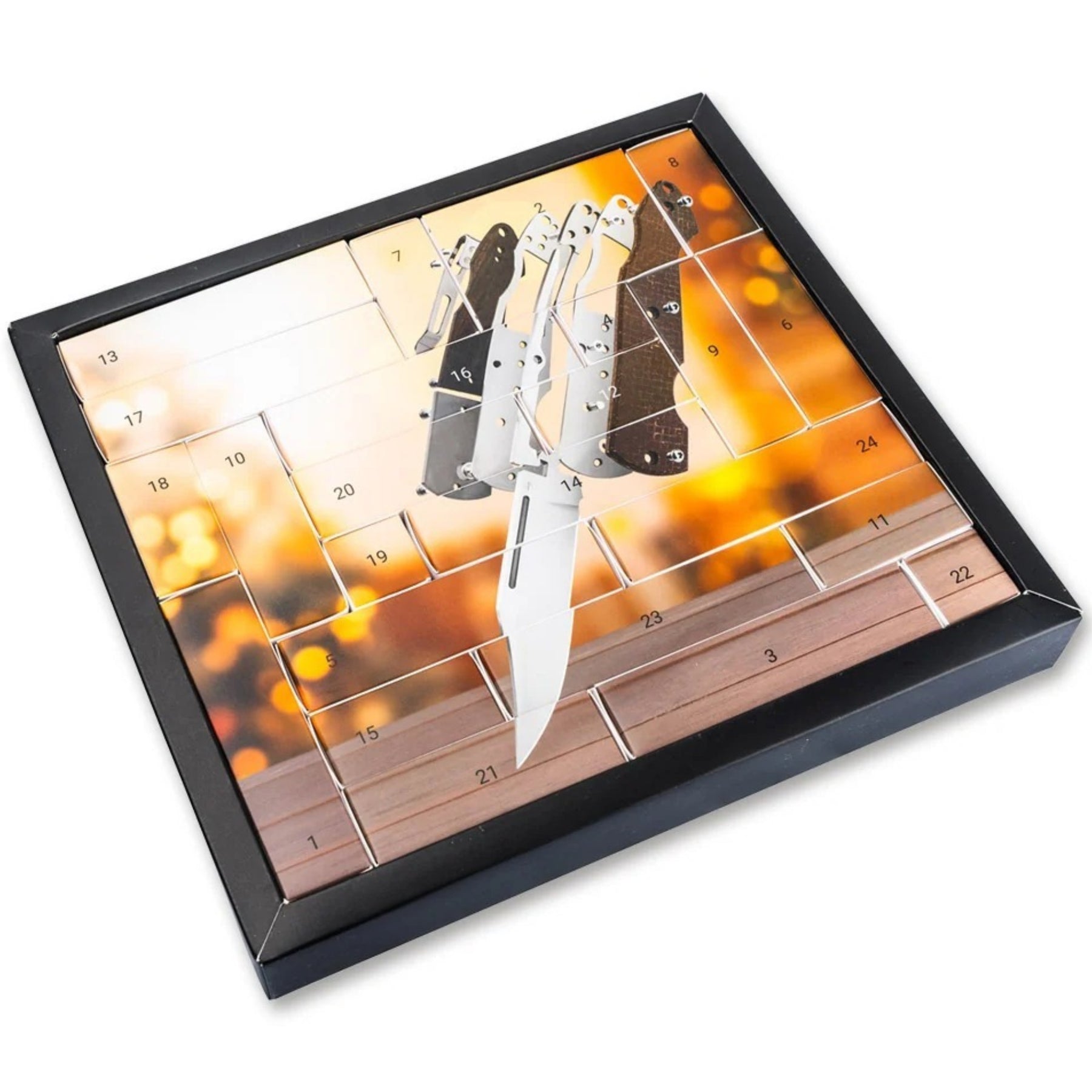 Boker Plus Advent Calendar Gent calendario dell'avvento con 24 caselle e kit di montaggio completo per coltello chiudibile tascabile gentleman con blocco lama backlock, unghiatura nail nick, guancette intercambiabili, clip e viteria per regalo di Natale, collezionismo ed EDC