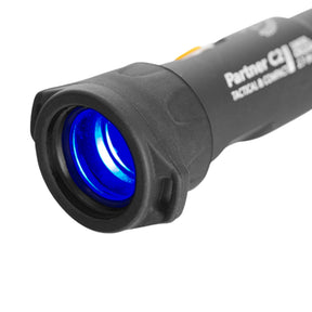 Armytek Filtro BLU accessorio ottico per torce tattiche con montatura in gomma con passanti per lacciolo.