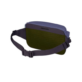 Osprey Transporter Waist Pack marsupio da 3 litri realizzato in tessuto tecnico con trama a griglia e logo frontale, dotato di tasca esterna con zip, cinghie di compressione laterali e cintura regolabile con fibbia a scatto per escursionismo e tempo libero.