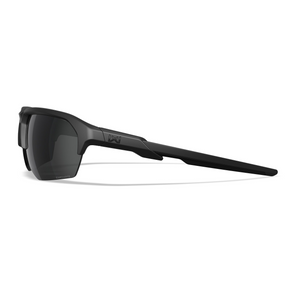 Occhiali da sole balistici Wiley X WX JAKL CHJKL02 con lenti CAPTIVATE Grey non polarizzate, montatura Nero Opaco in nylon Triloid™, protezione UV 100%, certificazione ANSI Z87.1 per impatti ad alta velocità, design avvolgente per uso tattico e outdoor, SU BACKPACCO.IT
