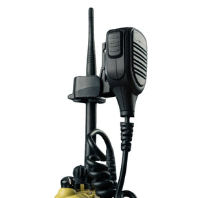XShear MicClip supporto per microfono radio con struttura rigida, meccanismo di ritenzione e clip posteriore per il fissaggio sicuro su antenna radio. Accessorio per comunicazioni in ambito primo soccorso, sicurezza e outdoor.