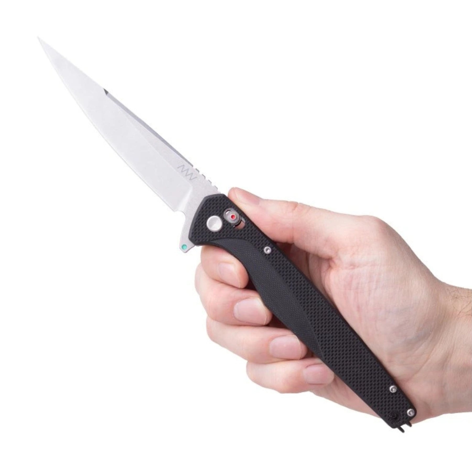 Coltello chiudibile EDC ACTA NON VERBA A300 con lama liscia stile drop point dal profilo dritto e sottile. Impugnatura ergonomica zigrinata ad alto grip dotata di meccanismo di blocco e pulsante di sicurezza laterale. Ideale per porto quotidiano ed escursionismo.