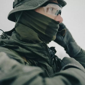 Helikon-Tex Wrap Lightweight Scaldacollo tubolare multifunzione realizzato in tessuto leggero e traspirante con cuciture piatte ideale per attività outdoor escursionismo e softair protezione versatile contro vento e polvere.