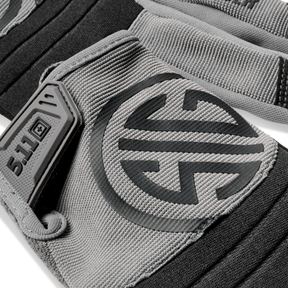 5.11 Competition Shooting 2.0 Glove Guanti da poligono con palmo in camoscio sintetico ventilato e compatibile con touchscreen dorso in nylon Ribspan elasticizzato e nocche imbottite per massima protezione e sensibilità durante il tiro sportivo