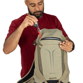Osprey Sportlite 22 zaino da trekking e outdoor da 22 litri con tasca frontale elastica spallacci traspiranti e cintura lombare imbottita ideale per escursioni giornaliere collezione 2026