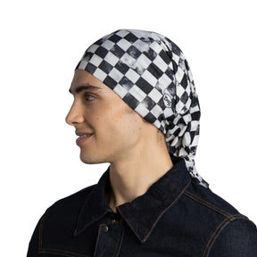 Buff Original EcoStretch Neckwear BOXX GREY scaldacollo tubolare multifunzione con protezione solare. Dettaglio del tessuto tecnico elasticizzato riciclato con grafica ispirata ai profili montuosi delle Dolomiti, posizionato in verticale su sfondo bianco per catalogo e-commerce.